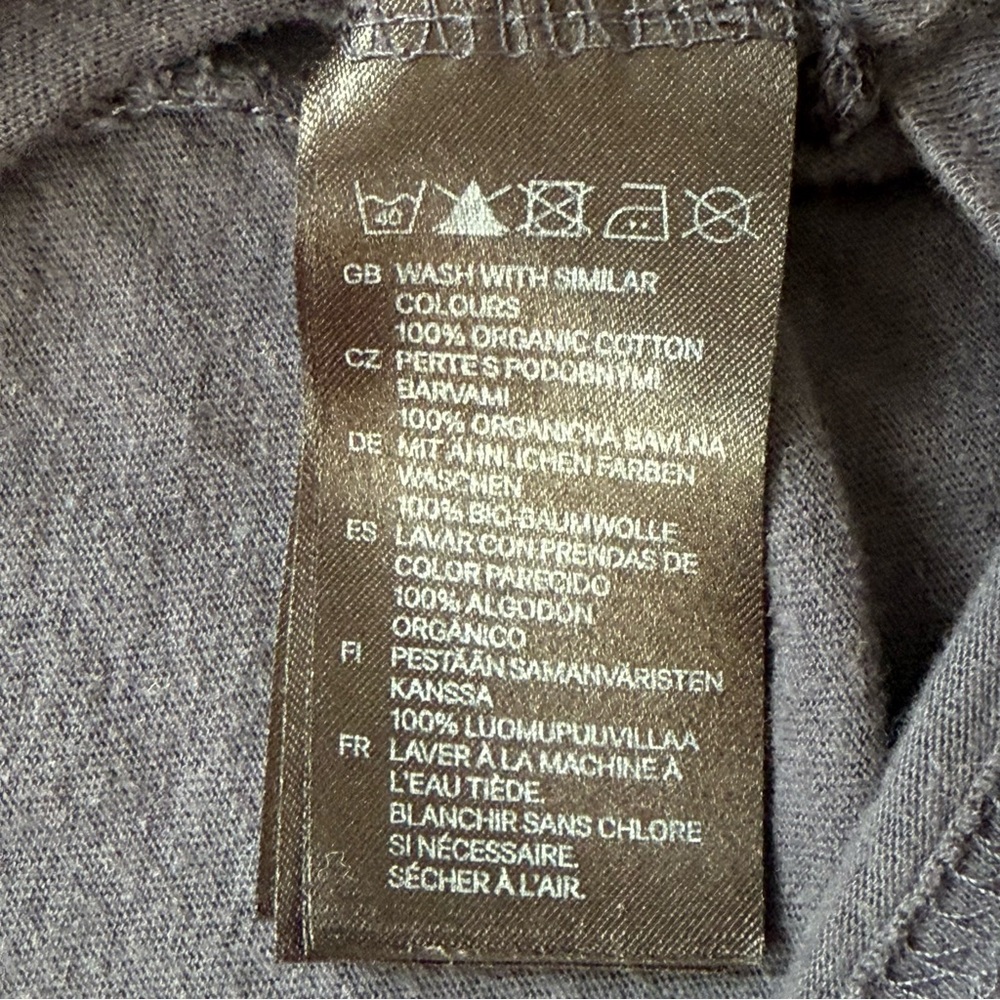 H&M Navy Graphic Tee Women’s Size Medium - Picture 6 of 6